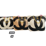 Bolso de Gran Capacidad con Detalle de Cadena