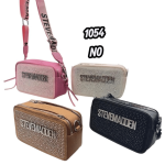 Bolso Bandolera Estilo Camera Bag con Pedrería y Logo Frontal Brillante "STEVE MADDEN" - Ref. 1054 NO - Image 2