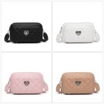 colección de cuatro bolsos bandolera con acolchado de corazones y detalle de corazón metálico central - Image 2